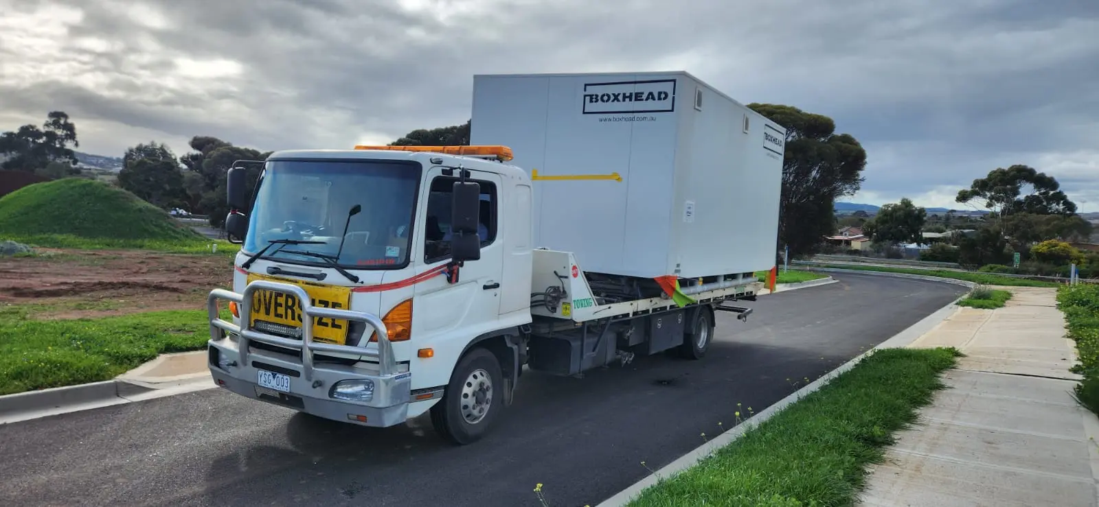 Heavy duty towing for commercial vehicles in Melbourne